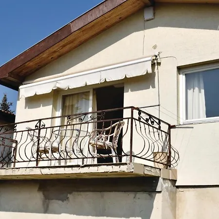 One-bedroom Holiday In *